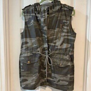Zenana Outfitters Camo Denim Sleeveless Vest
